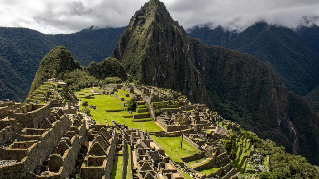 4-Day Machu Picchu Tour & Huayna Picchu Hike